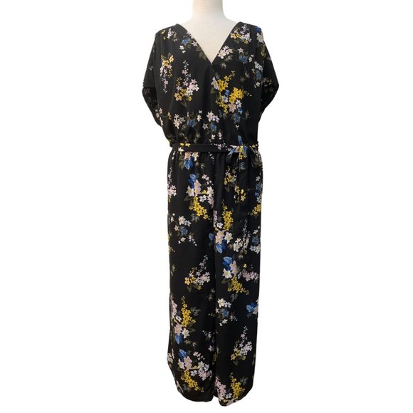 Dex Shortsleeve Wrap Floral Jumpsuit Size: 3X - Picture 1 of 5